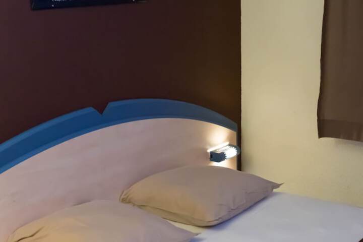 Room 4 of 47