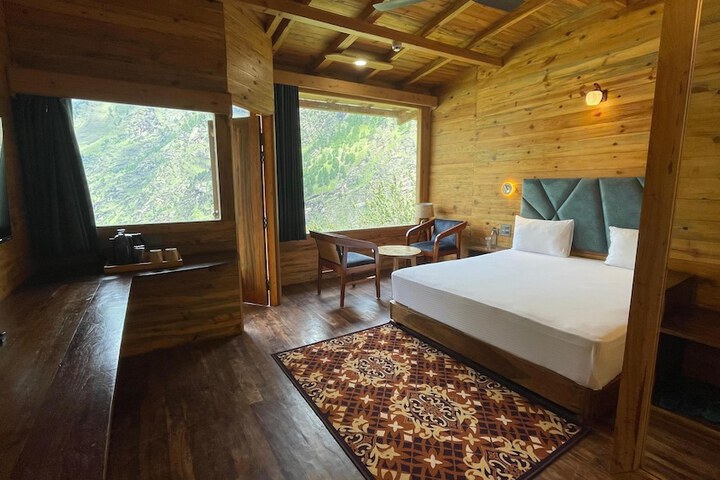 Room 21 of 36