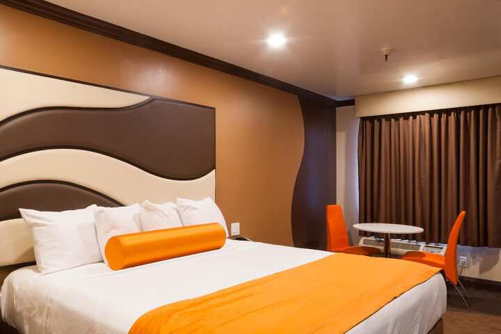 Room 18 of 34