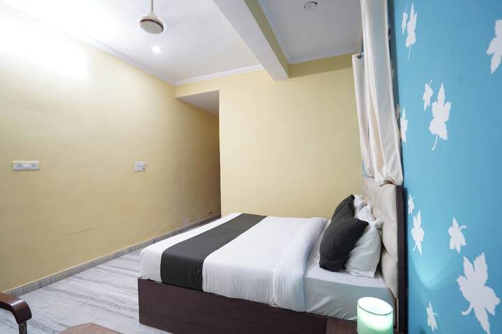 Room 4 of 10