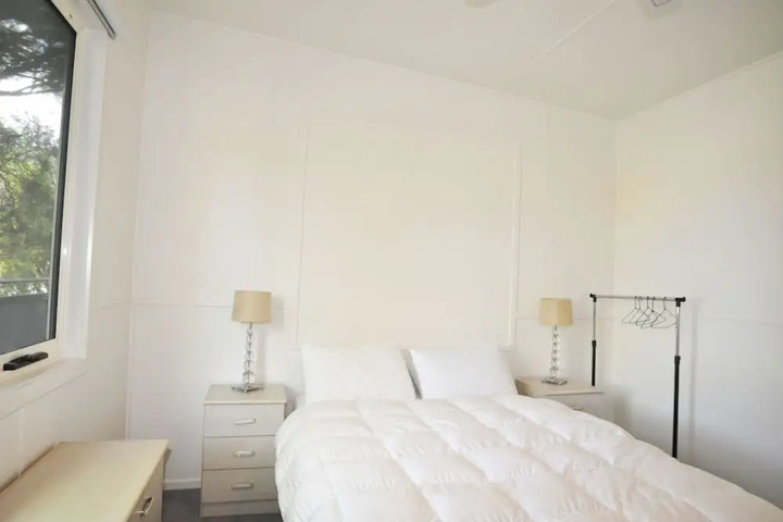 Room 5 of 13