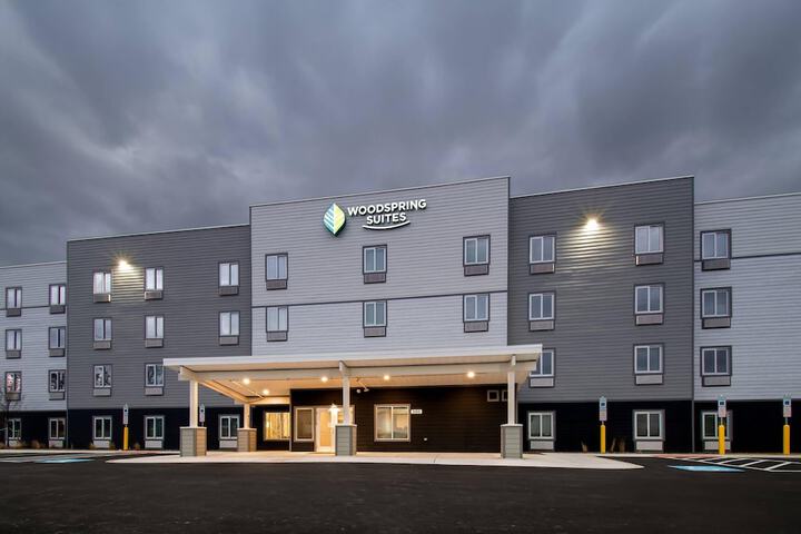 Hotel 32 of 35