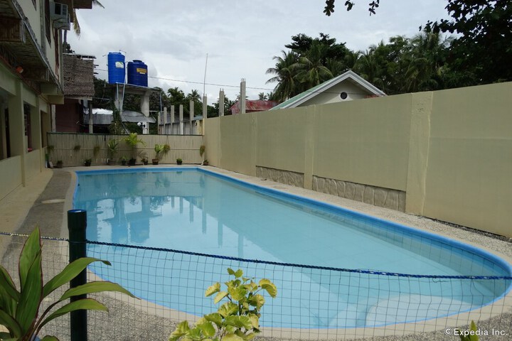 Hotel Pool