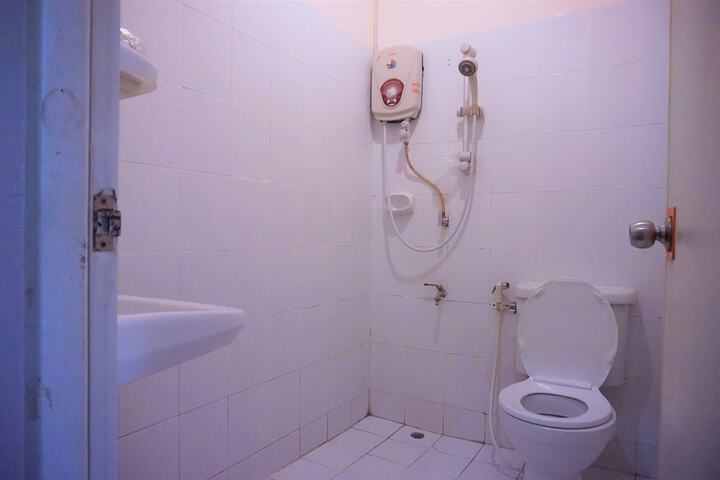 Room 53 of 68