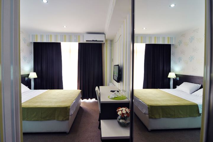 Room 5 of 25