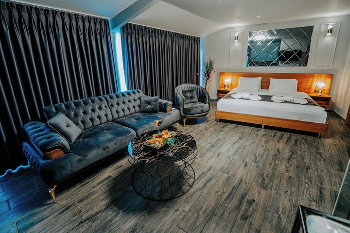 Room 16 of 35