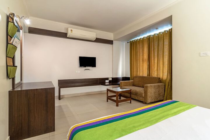 Room 13 of 40