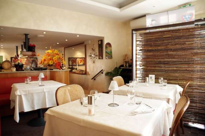 Dining 44 of 71