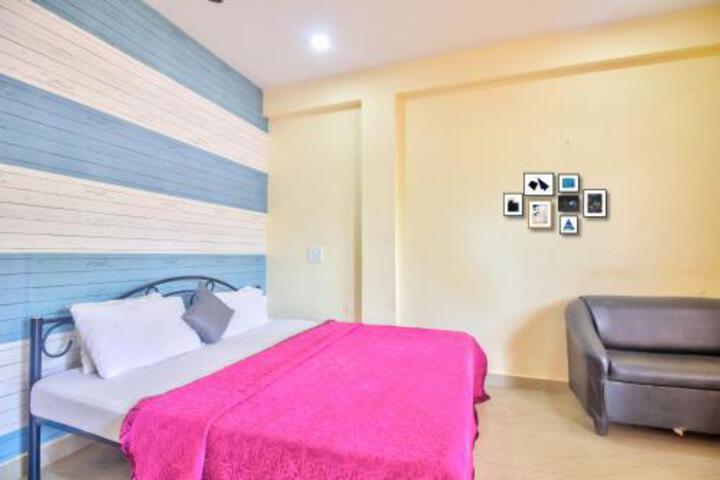 Room 9 of 19