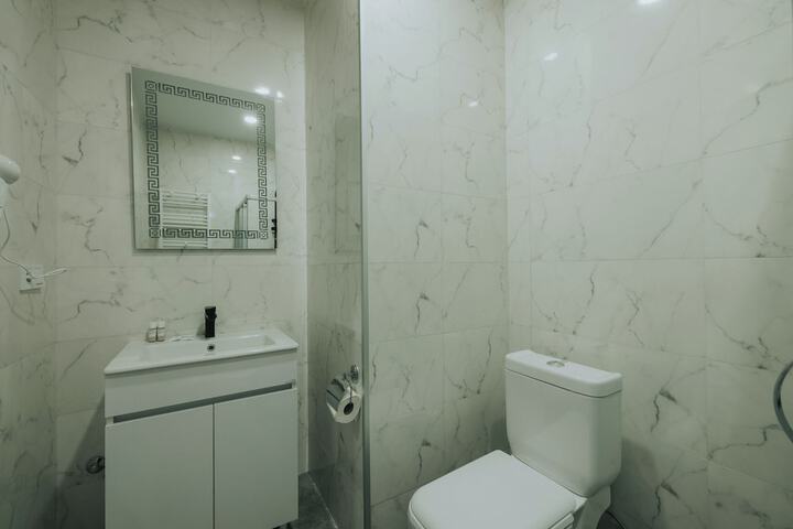 Room 32 of 53