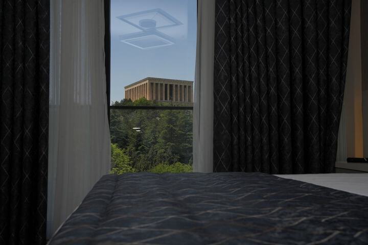 Room 6 of 15