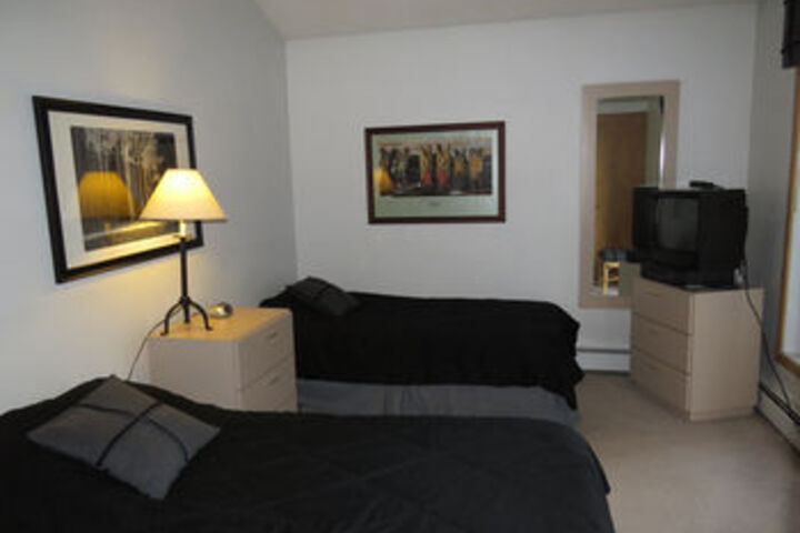 Room 27 of 102