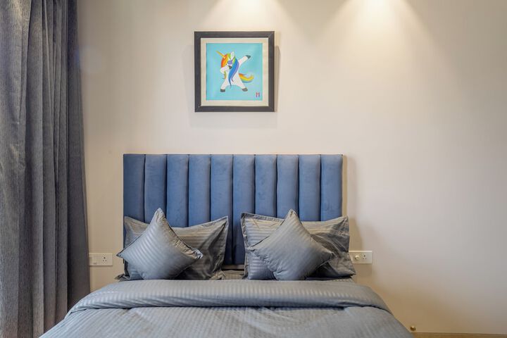 Room 4 of 25