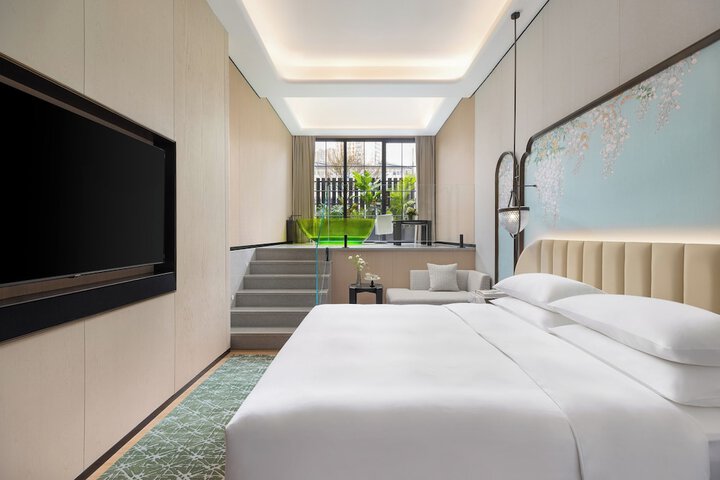 Room 12 of 72