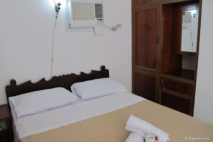 Room 6 of 65