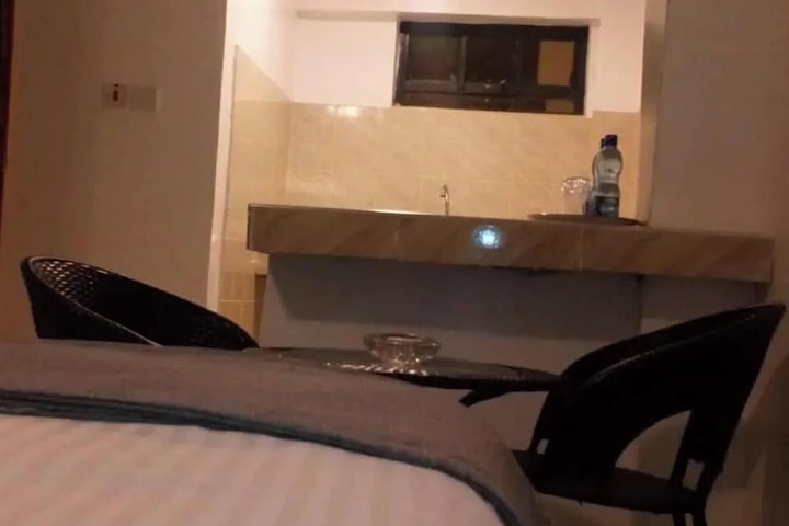 Room 2 of 28