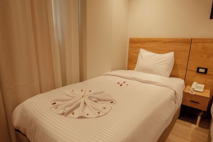 Room 42 of 150
