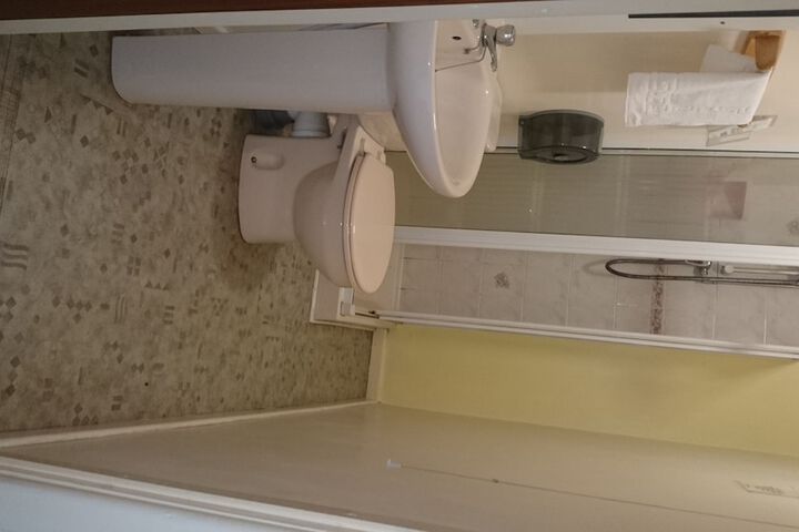 Room 93 of 109