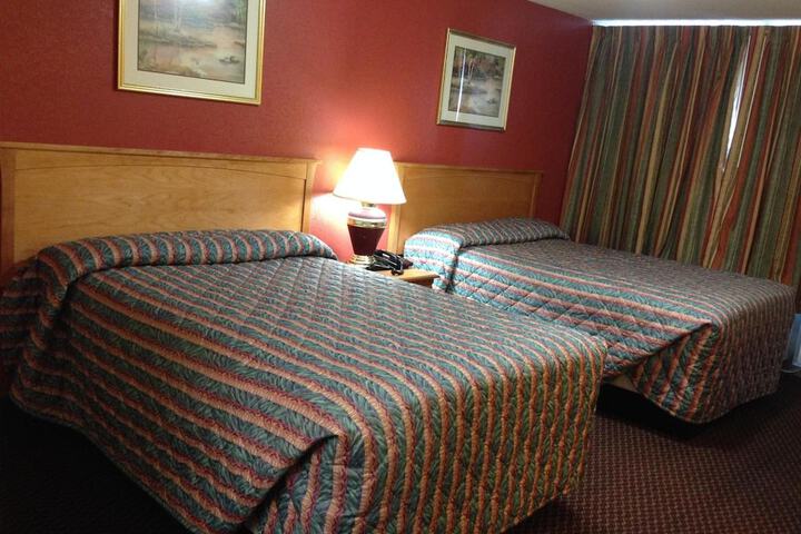 Room 12 of 18