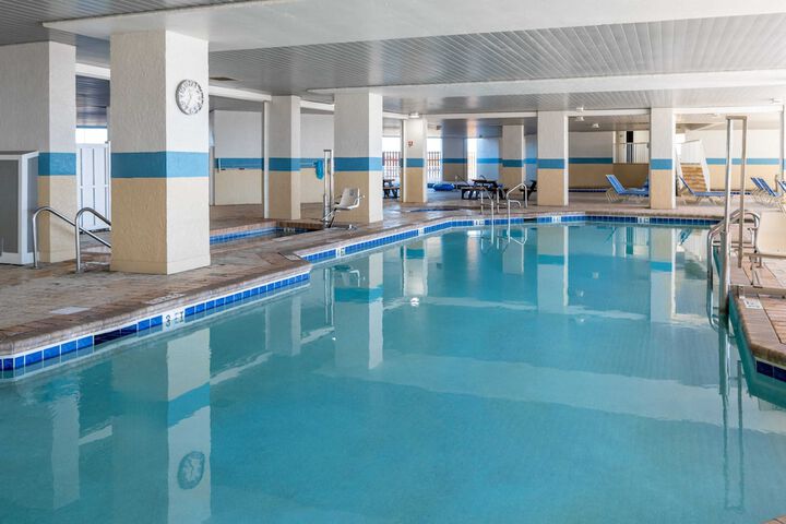 Pool Hotel