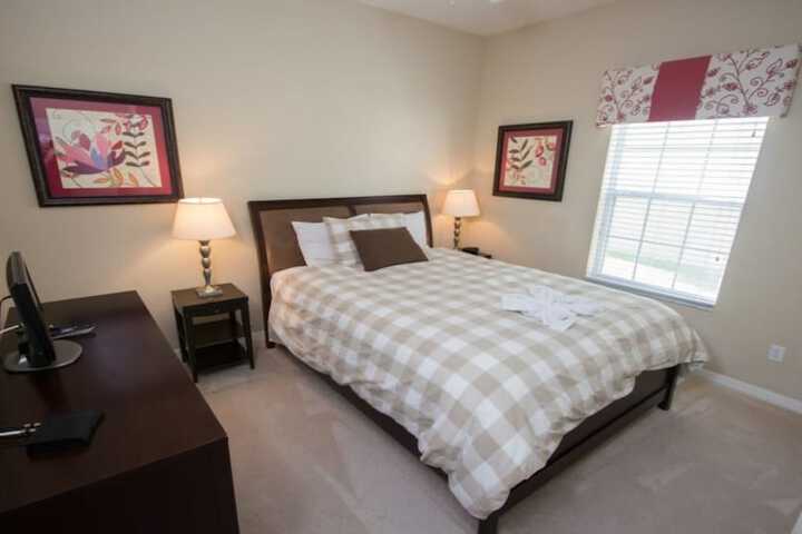 Room 5 of 23
