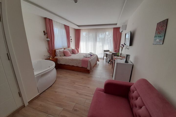 Room 13 of 73