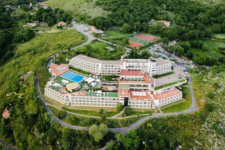 Hotel 136 of 143