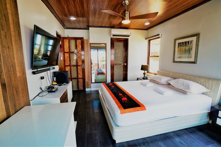 Room 4 of 37