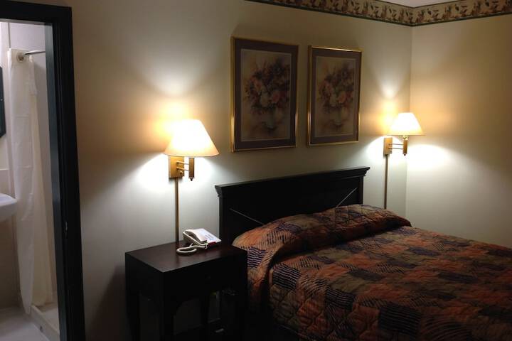 Room 11 of 19