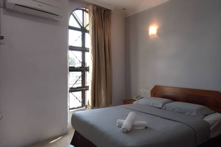 Room 6 of 26