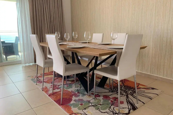 Dining 6 of 8