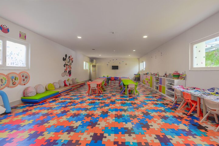 Hotel Interior 65 of 128