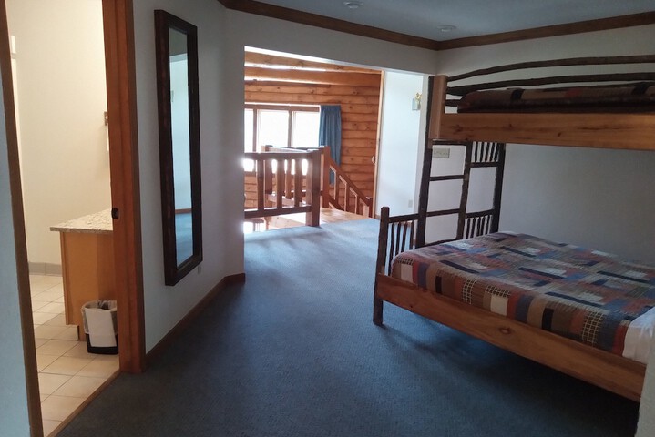2 King Beds Lake View (11 of 13)