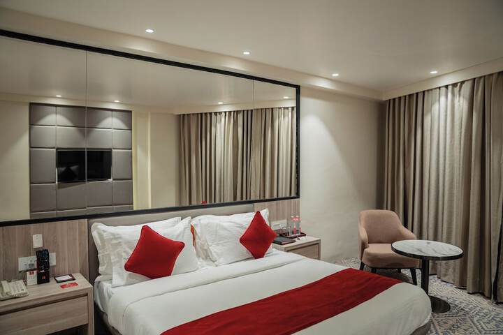 Room 10 of 17