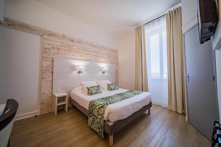 Room 15 of 63