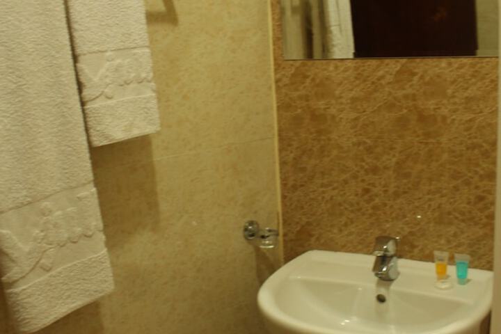 Room 19 of 37