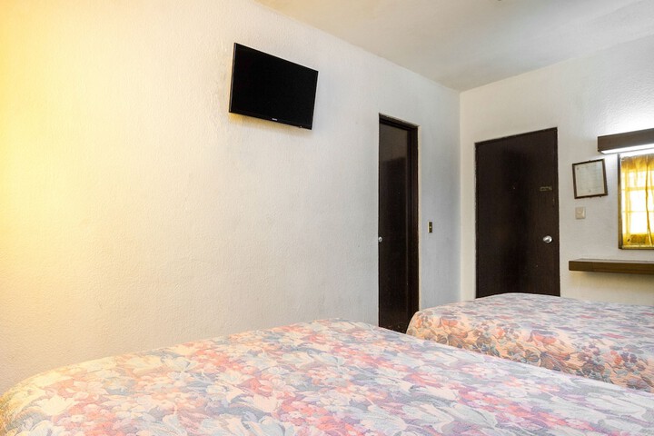 Room 9 of 36