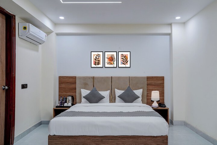 Room 33 of 47