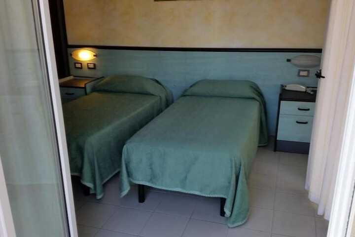 Room 8 of 17
