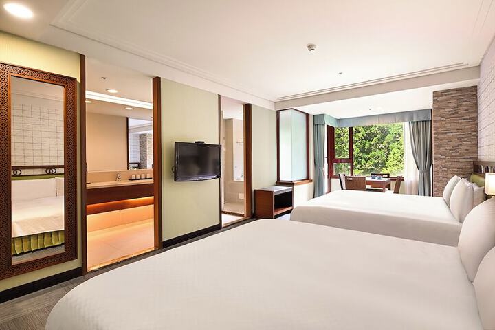 Room 11 of 78