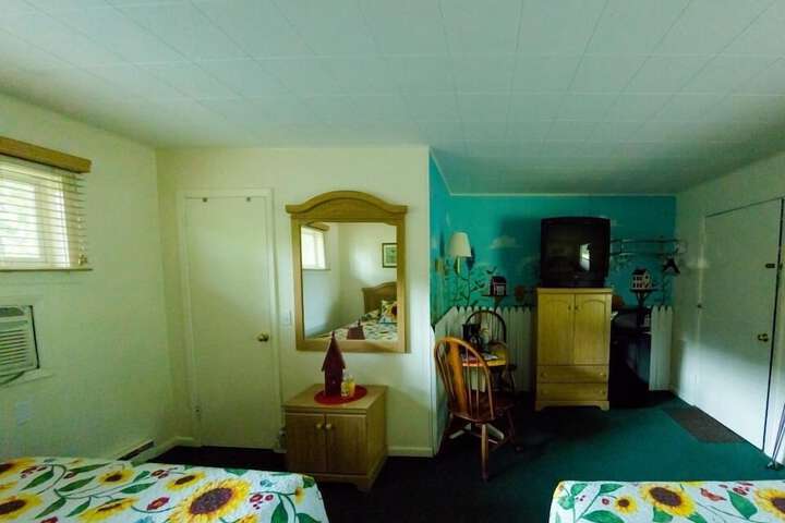 Room 27 of 77