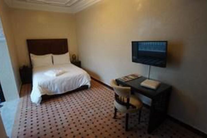 Room 7 of 25
