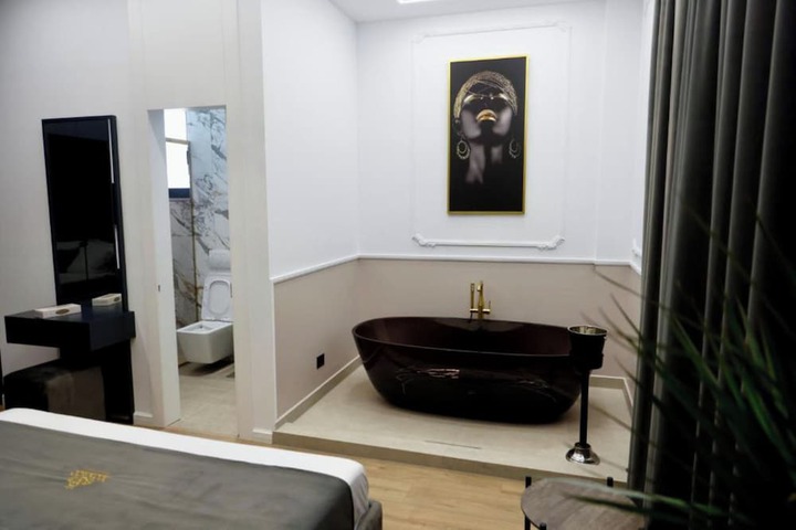 Room 16 of 35