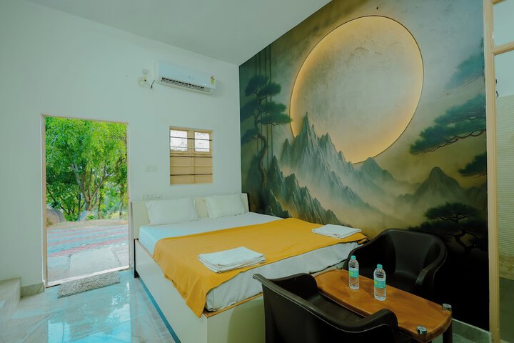 Room 9 of 94