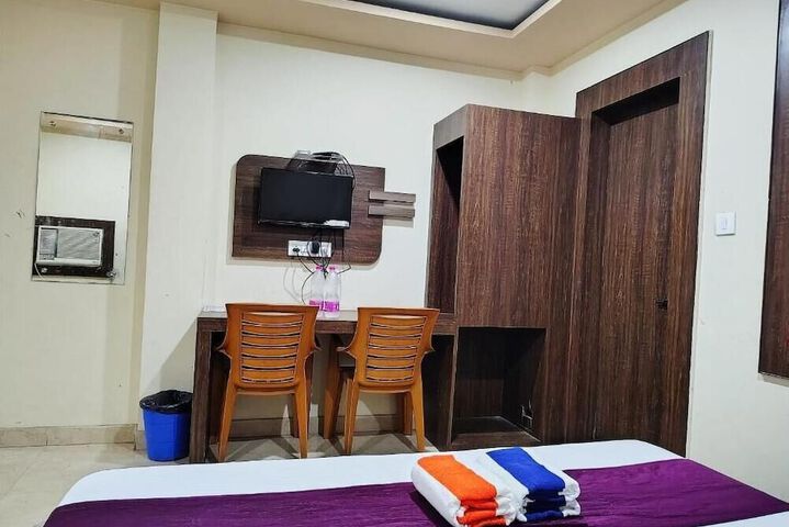Room 3 of 13