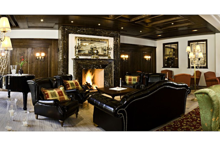 Lounge 51 of 71