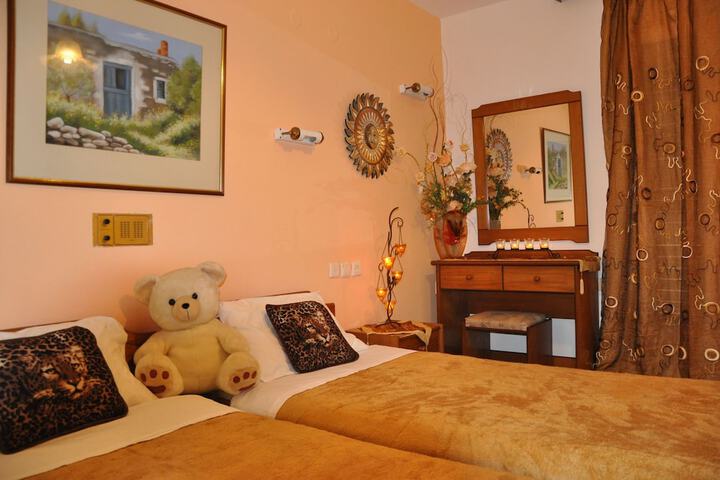 Room 4 of 45