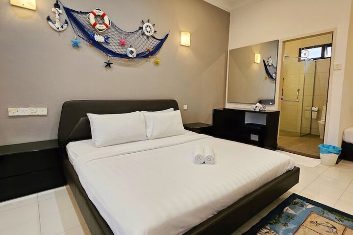 Room 3 of 62