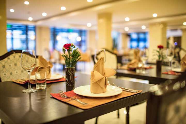 Dining 94 of 109
