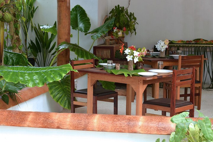 Dining 40 of 61